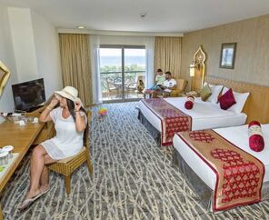 Royal Dragon Hotel 5*