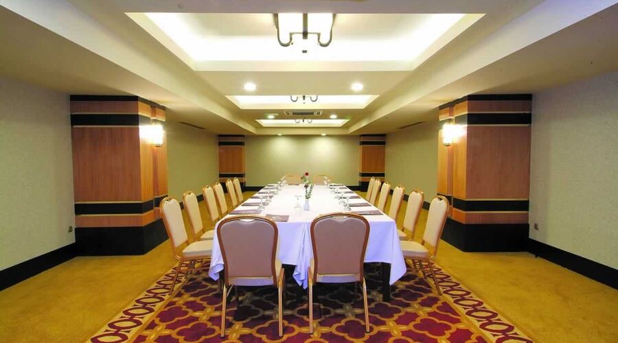 Royal Dragon Hotel 5*