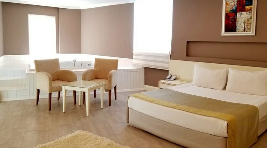 Crystal Admiral Resort Suites & Spa 5*