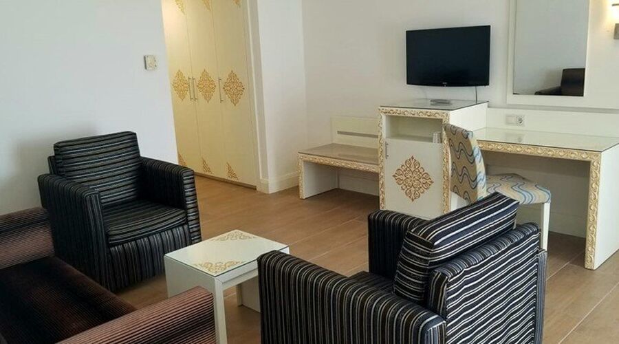 Crystal Admiral Resort Suites & Spa 5*