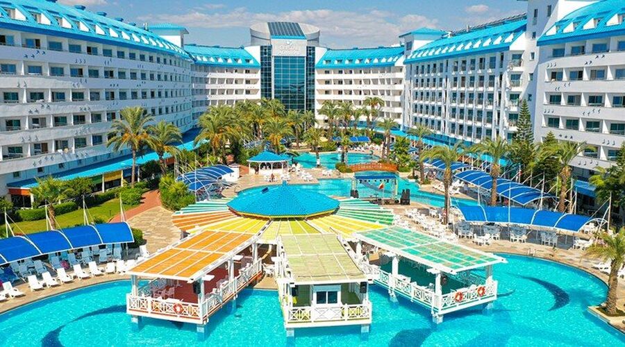 Crystal Admiral Resort Suites & Spa 5*