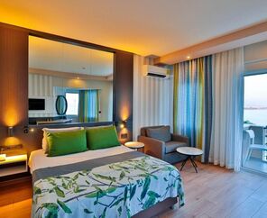 CRYSTAL LAND OF PARADISE 5*