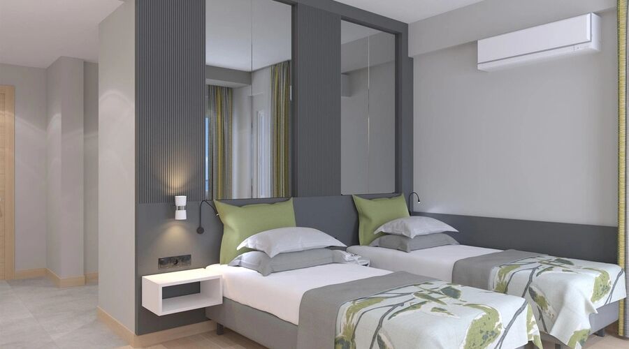 CRYSTAL LAND OF PARADISE 5*