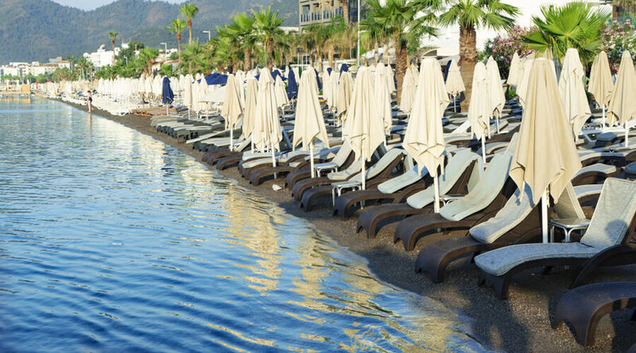 Honeymoon Beach Hotel  3*