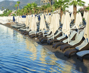 Honeymoon Beach Hotel  3*