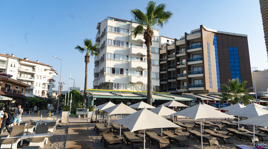 Honeymoon Beach Hotel  3*