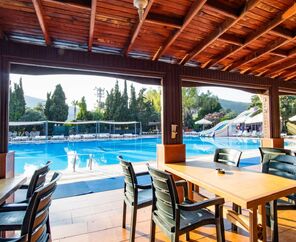 Blue Sea Hotel   3*