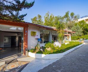 Blue Sea Hotel   3*
