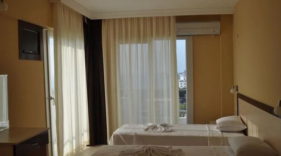 Blue Sea Hotel   3*