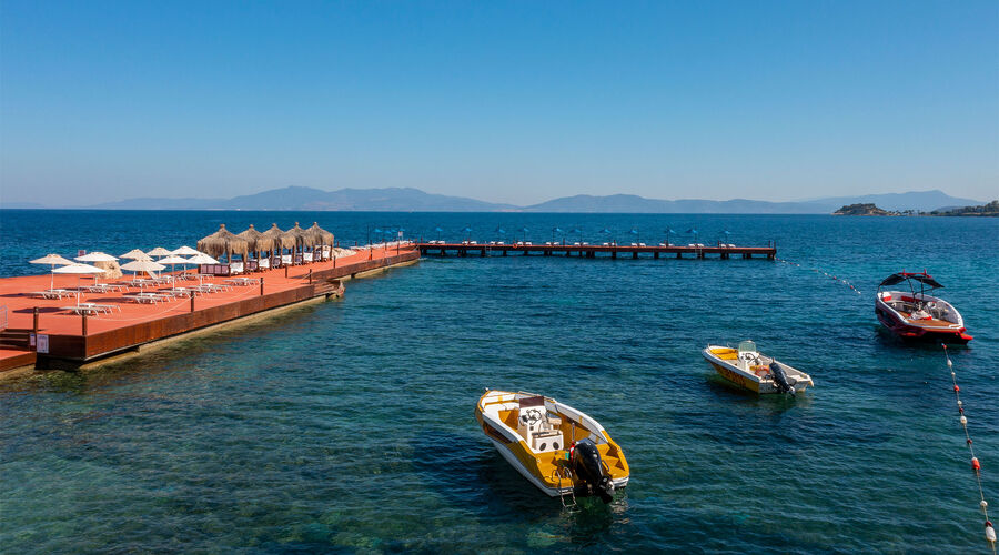 Le Bleu Hotel & Resort  5*
