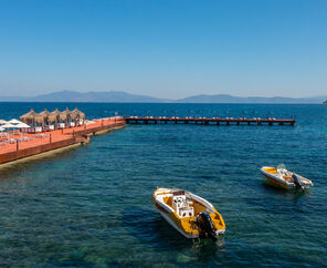Le Bleu Hotel & Resort  5*