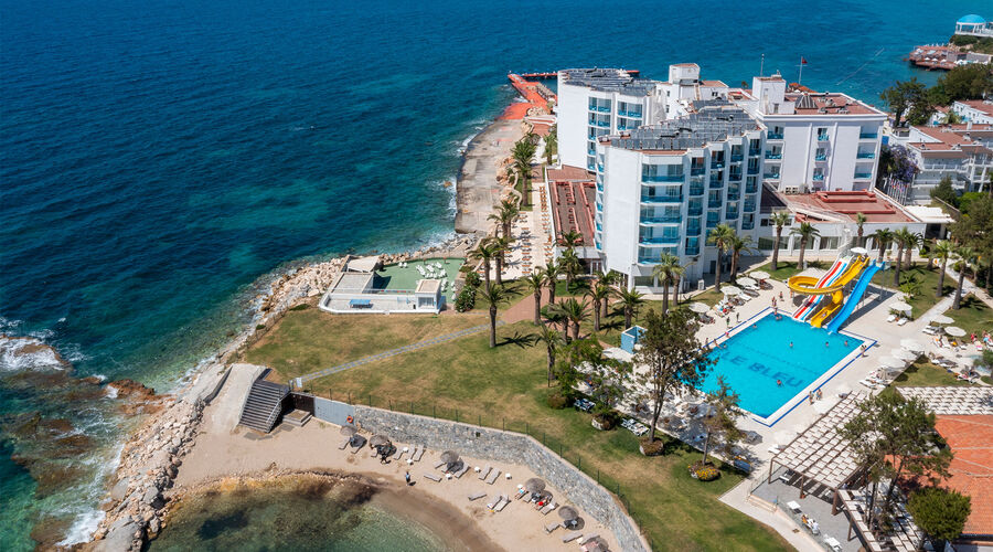 Le Bleu Hotel & Resort  5*