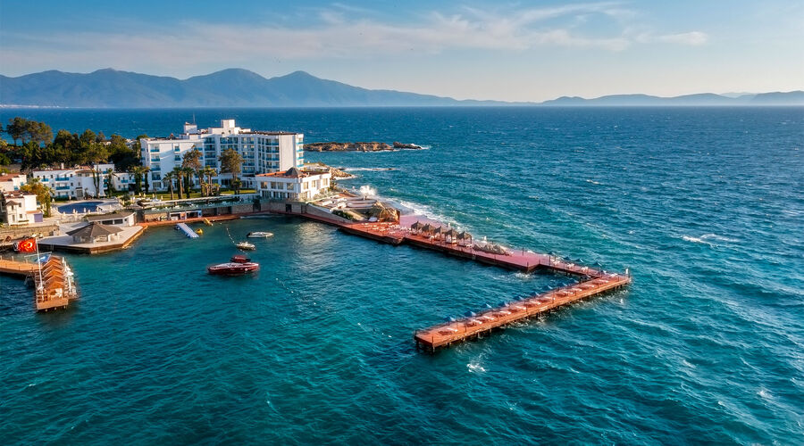 Le Bleu Hotel & Resort  5*