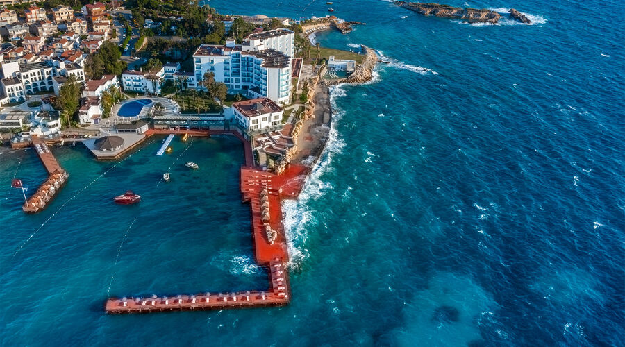 Le Bleu Hotel & Resort  5*