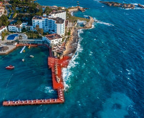 Le Bleu Hotel & Resort  5*