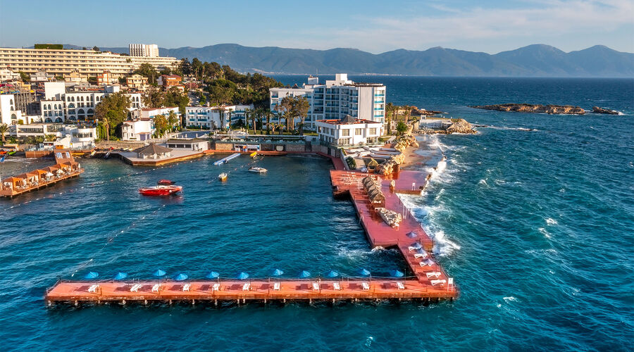 Le Bleu Hotel & Resort  5*