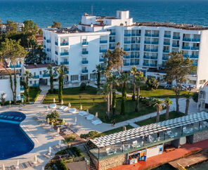 Le Bleu Hotel & Resort  5*