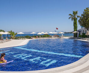 Le Bleu Hotel & Resort  5*