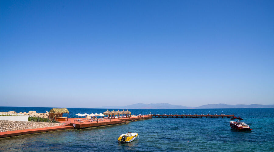 Le Bleu Hotel & Resort  5*