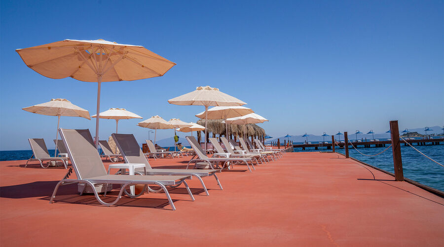 Le Bleu Hotel & Resort  5*