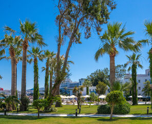 Le Bleu Hotel & Resort  5*