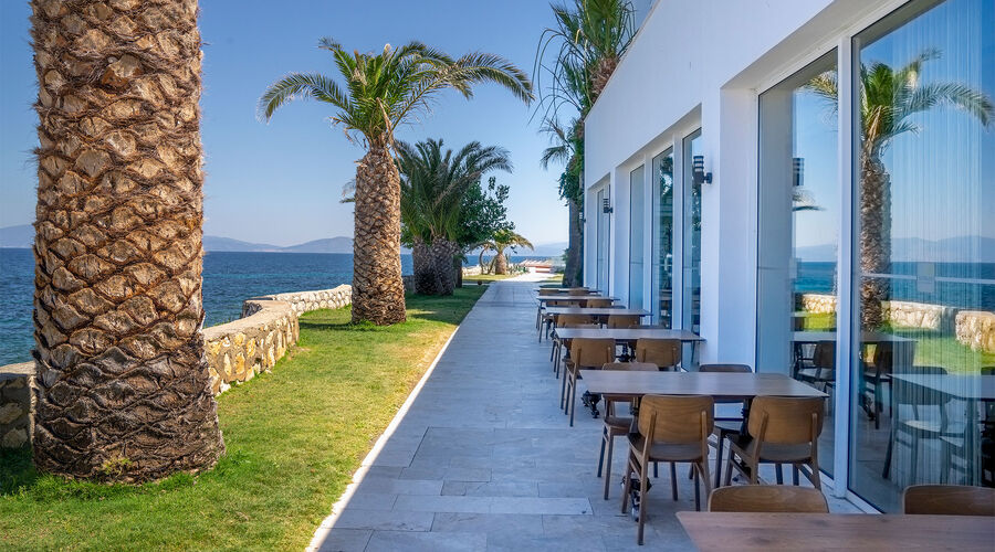 Le Bleu Hotel & Resort  5*