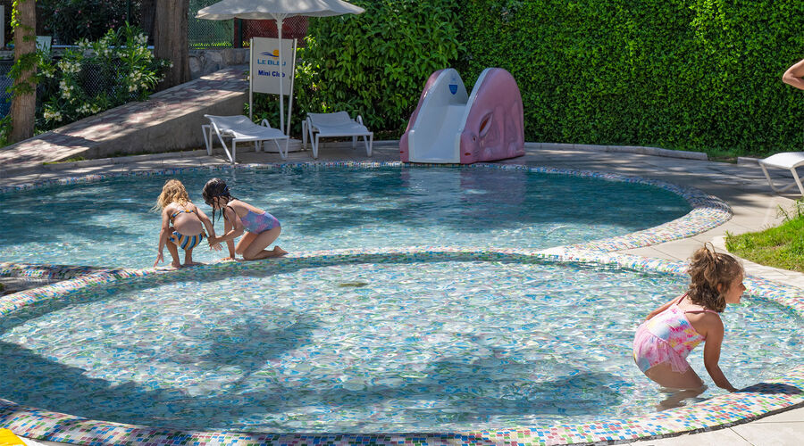 Le Bleu Hotel & Resort  5*