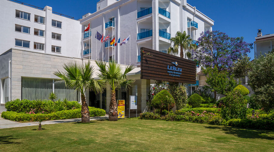 Le Bleu Hotel & Resort  5*
