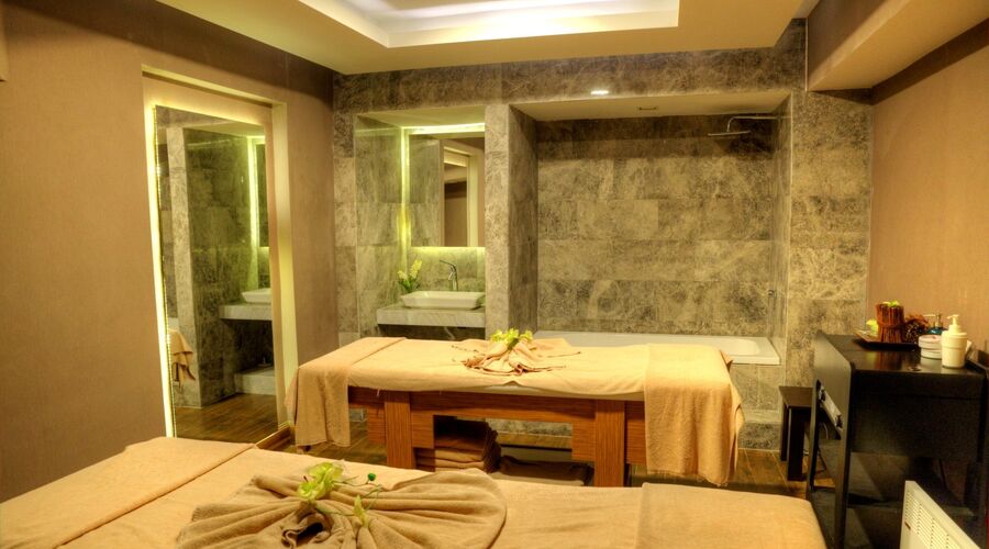 Le Bleu Hotel & Resort  5*