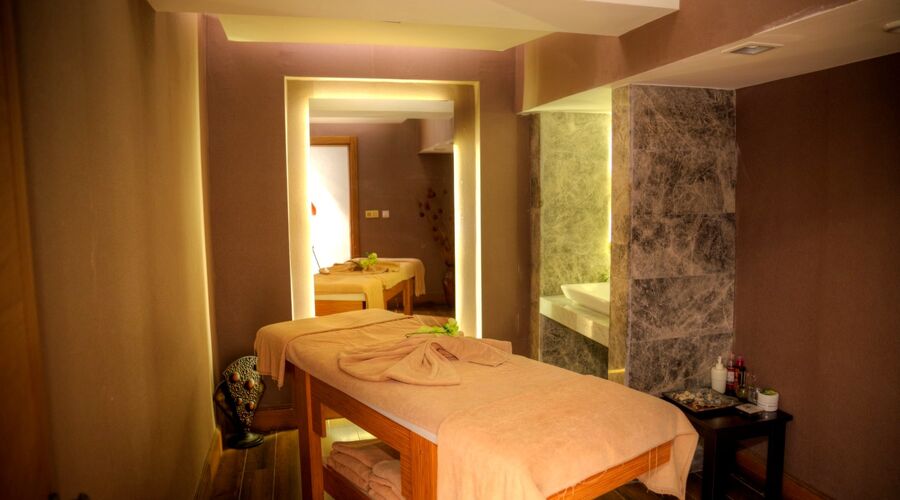 Le Bleu Hotel & Resort  5*