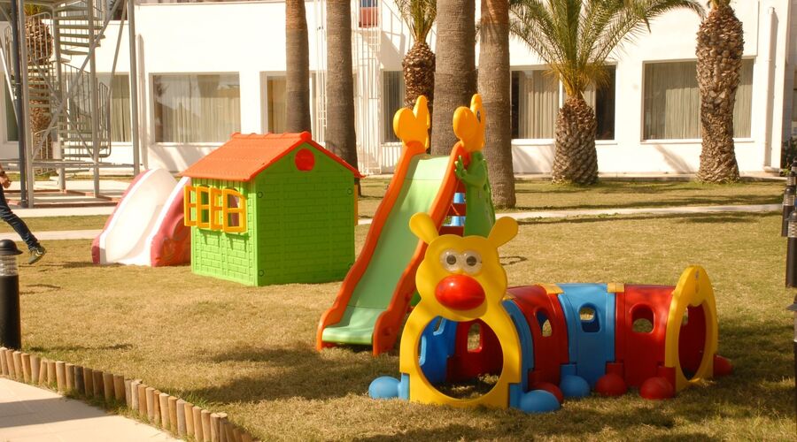 Le Bleu Hotel & Resort  5*