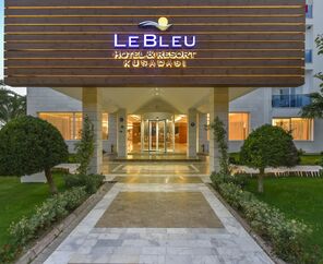 Le Bleu Hotel & Resort  5*