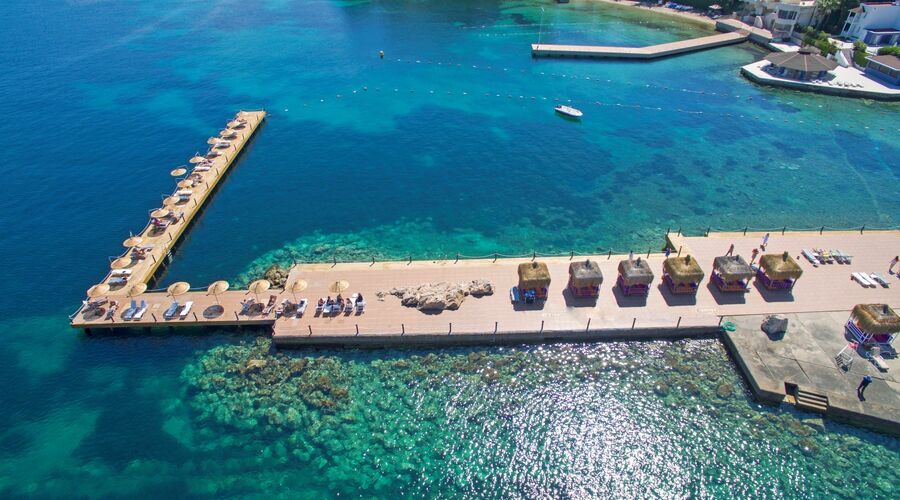 Le Bleu Hotel & Resort  5*