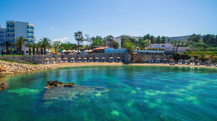 Le Bleu Hotel & Resort  5*