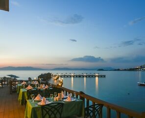 Le Bleu Hotel & Resort  5*