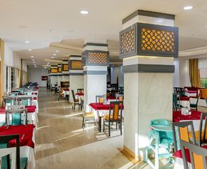 Holiday Park Resort Hotel  5*