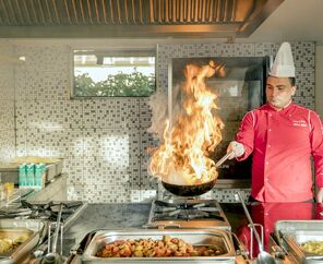 Holiday Park Resort Hotel  5*