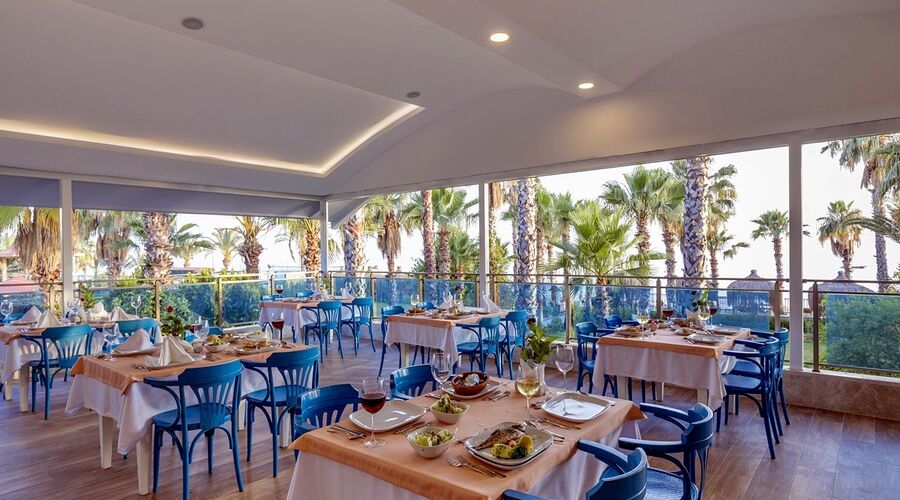 Holiday Park Resort Hotel  5*