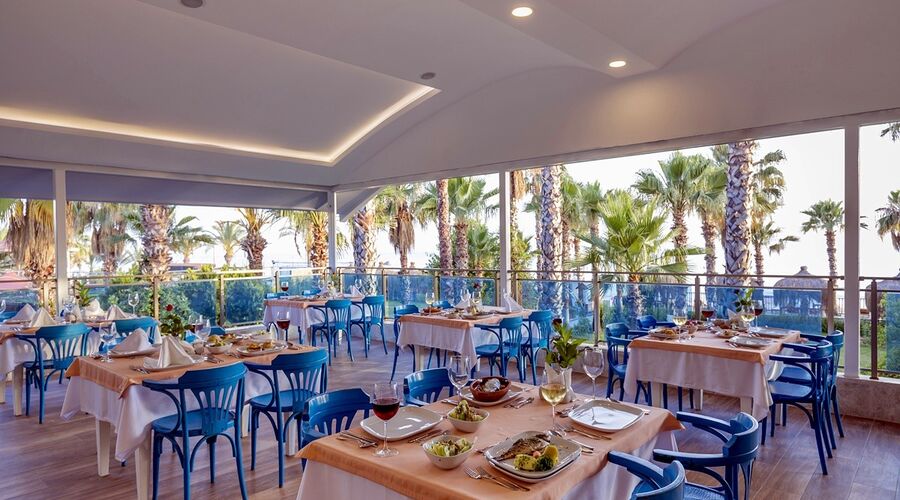 Holiday Park Resort Hotel  5*