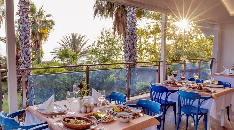 Holiday Park Resort Hotel  5*