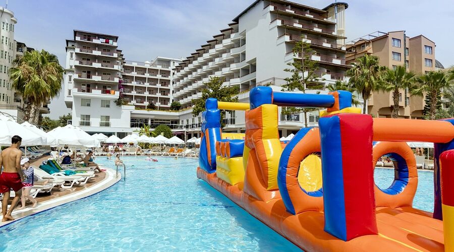 Holiday Park Resort Hotel  5*