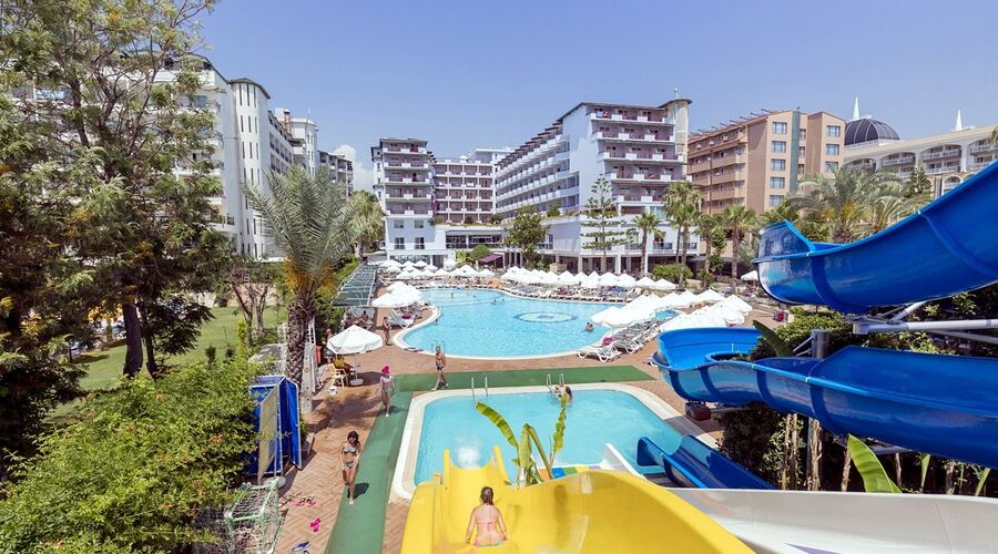 Holiday Park Resort Hotel  5*