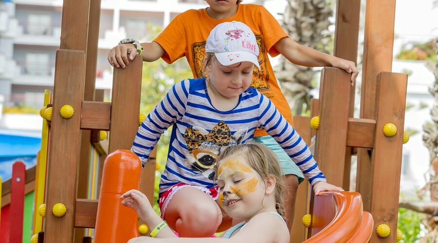 Holiday Park Resort Hotel  5*