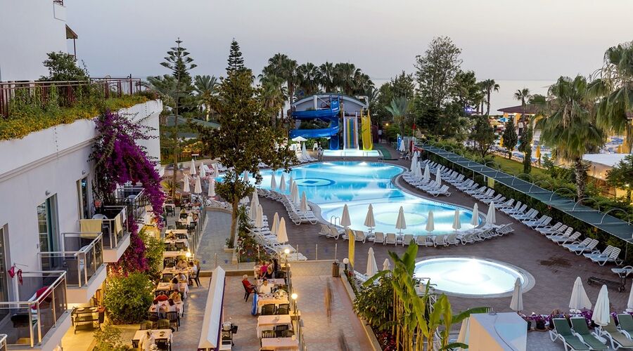 Holiday Park Resort Hotel  5*