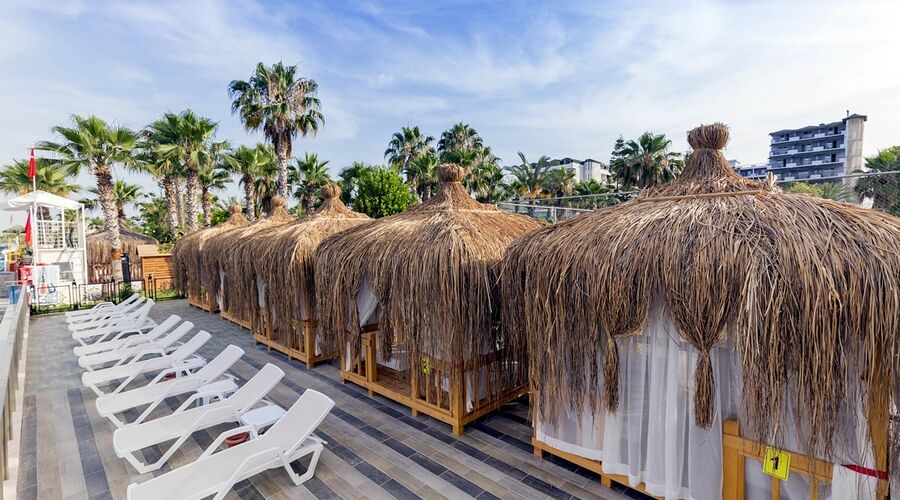 Holiday Park Resort Hotel  5*