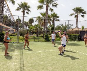 Holiday Garden Hotel   5*