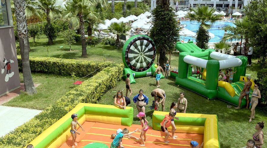 Holiday Garden Hotel   5*