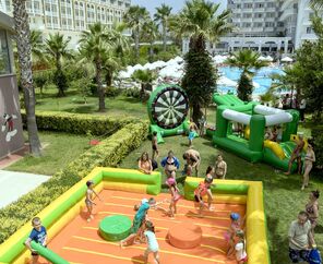 Holiday Garden Hotel   5*