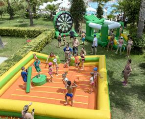 Holiday Garden Hotel   5*