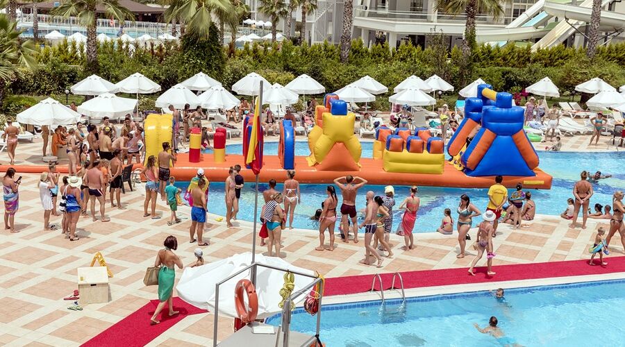 Holiday Garden Hotel   5*